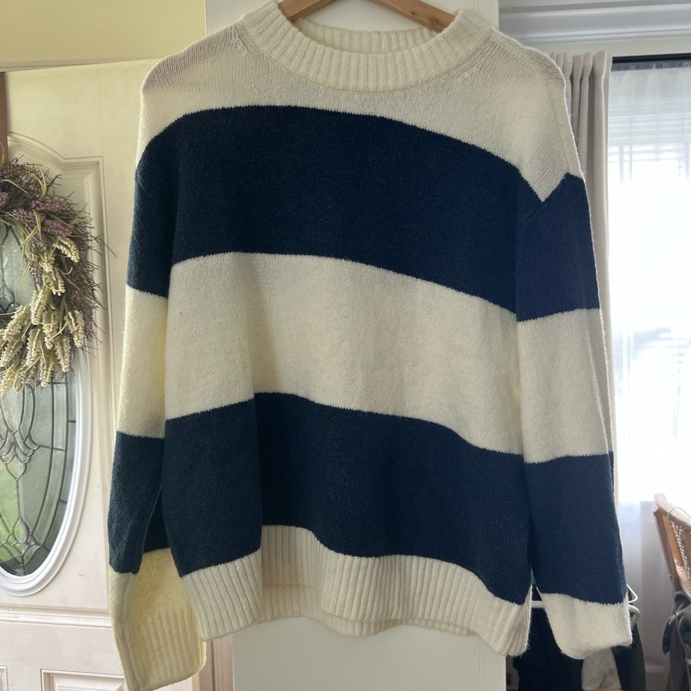 American Eagle Navy and Cream Striped Sweater